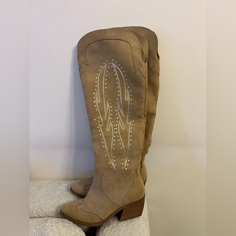 Tan Knee-High Western Boots with Embellishments, size 8.